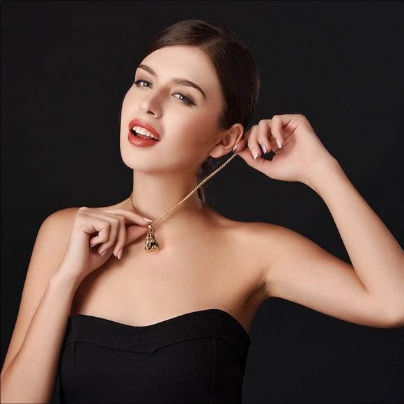 New 18K gold boxing glove necklace - Picture 4 of 4